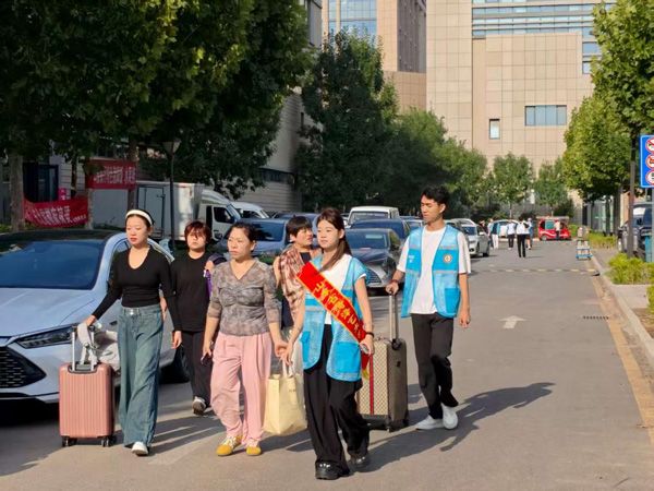 丹桂迎學(xué)子 青春赴新約——山東省菏澤藝術(shù)學(xué)校新生報(bào)到紀(jì)實(shí)